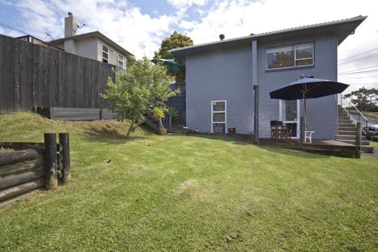 Photo of property in 3/84 Peach Road, Glenfield, Auckland, 0629