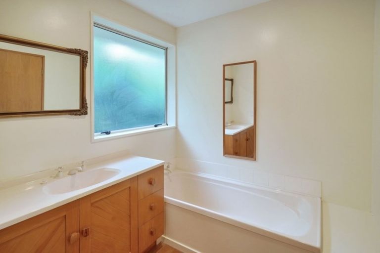 Photo of property in 2/82 Quinns Road, Shirley, Christchurch, 8013