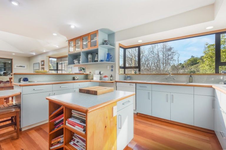 Photo of property in 5 Milton Terrace, Picton, 7220