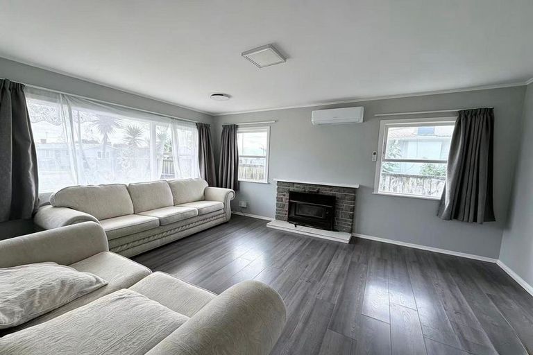 Photo of property in 16 Vickerman Street, Otara, Auckland, 2023