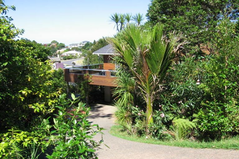 Photo of property in 963 East Coast Road, Torbay, Auckland, 0630