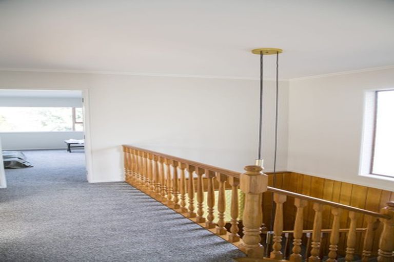 Photo of property in 93 Chelsea View Drive, Chatswood, Auckland, 0626