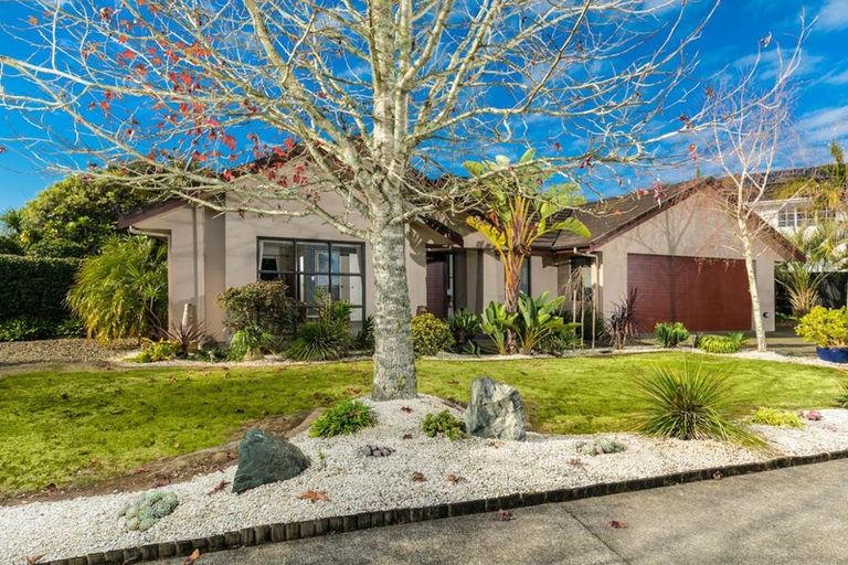 Photo of property in 27 Te Wharau Drive, Greenhithe, Auckland, 0632