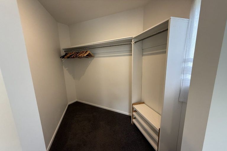 Photo of property in 106a Glanmire Road, Newlands, Wellington, 6037