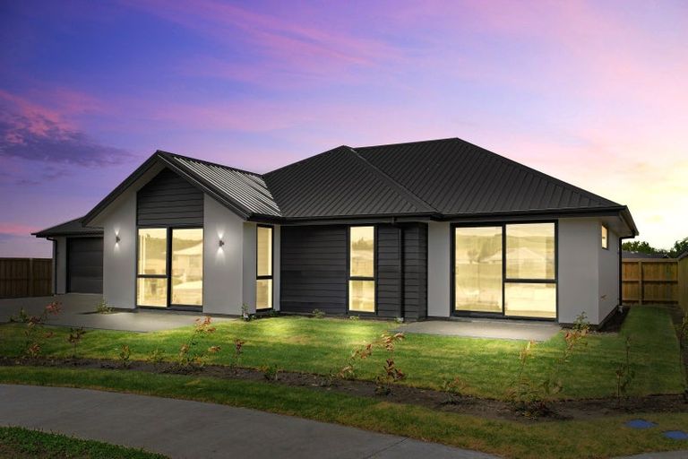 Photo of property in 7 Yates Place, Amberley, 7410