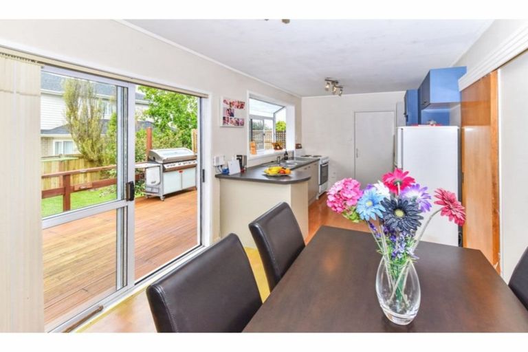 Photo of property in 22 Cheam Place, Pakuranga Heights, Auckland, 2010