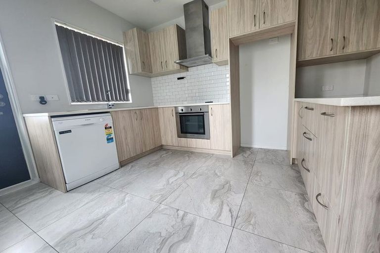 Photo of property in 9 Riroriro Close, Papakura, 2110