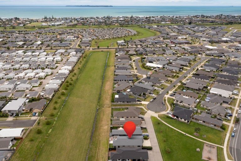 Photo of property in 32 Batty Street, Papamoa Beach, Papamoa, 3118