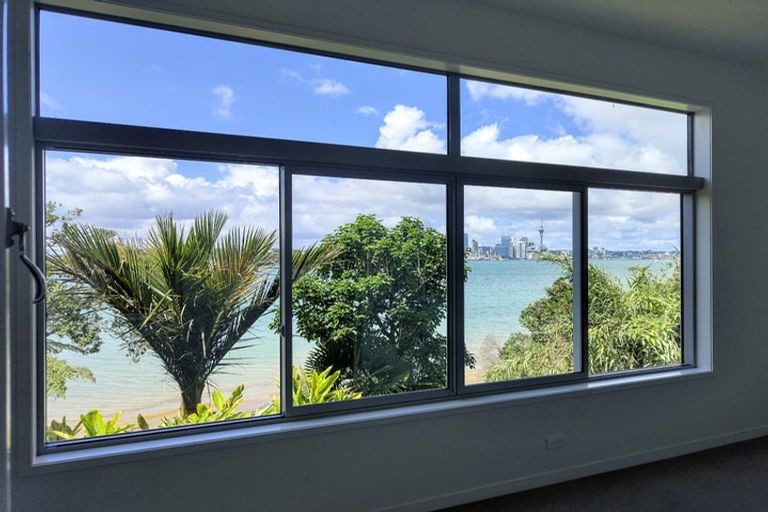 Photo of property in 41 Norwood Road, Bayswater, Auckland, 0622