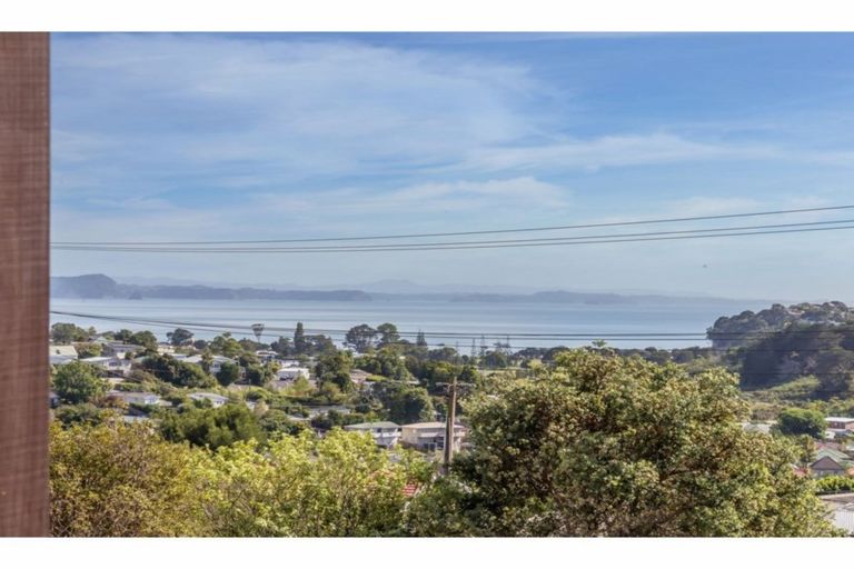 Photo of property in 10 Rishworth Avenue, Stanmore Bay, Whangaparaoa, 0932