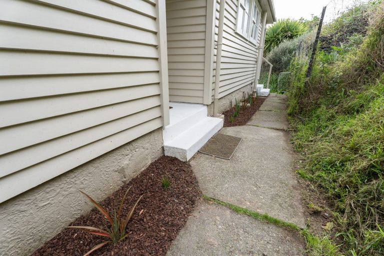 Photo of property in 29 Sidlaw Street, Strathmore Park, Wellington, 6022