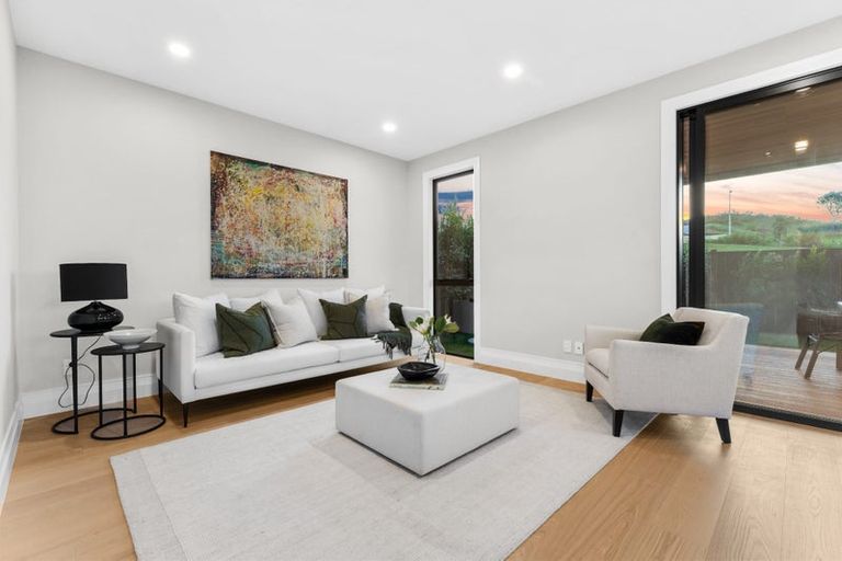 Photo of property in 5 Kotuitui Drive, Wainui, 0992