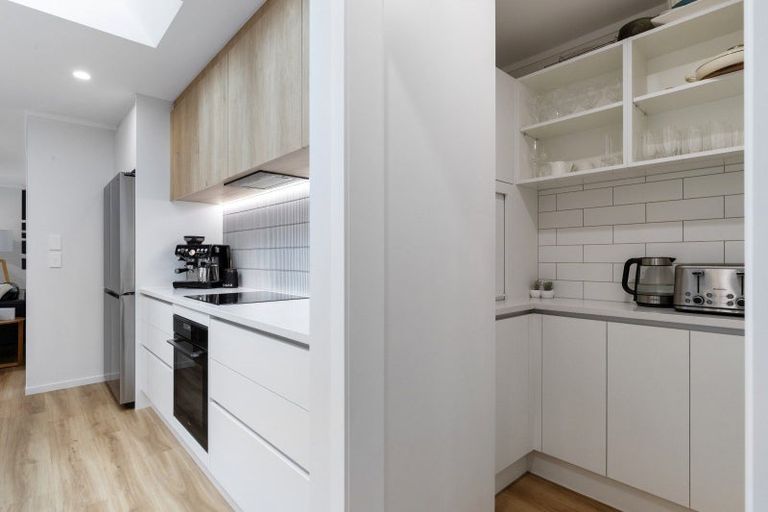 Photo of property in 414 Paparata Road, Bombay, 2675