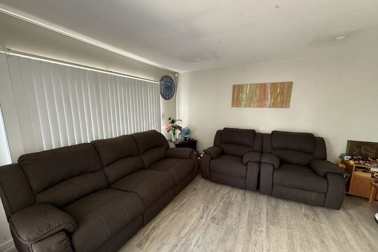 Photo of property in 48b Makora Road, Massey, Auckland, 0614