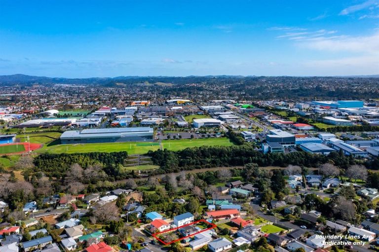 Photo of property in 68 Sylvan Crescent, Te Atatu South, Auckland, 0610