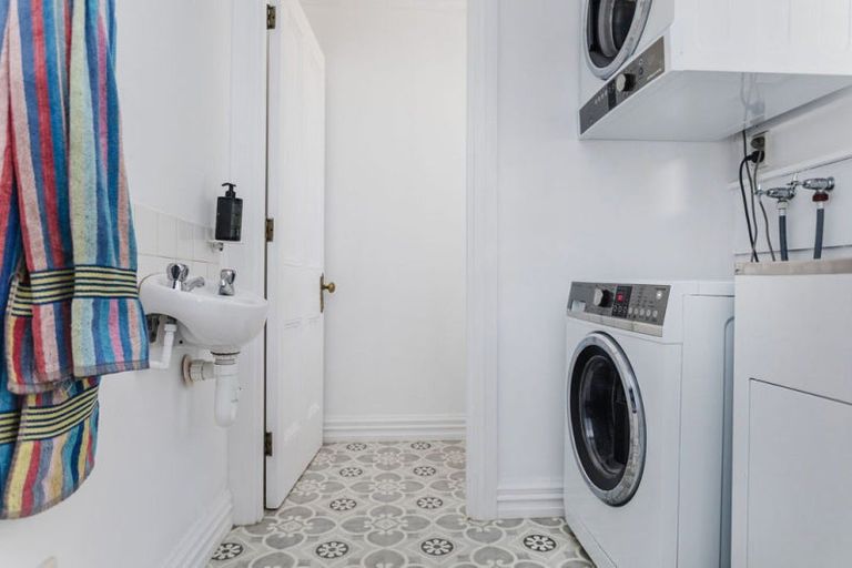 Photo of property in 2 Aerodrome Road, Dannevirke, 4972