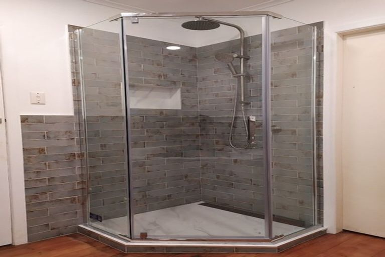 Photo of property in 5 Kendal Place, Merrilands, New Plymouth, 4312