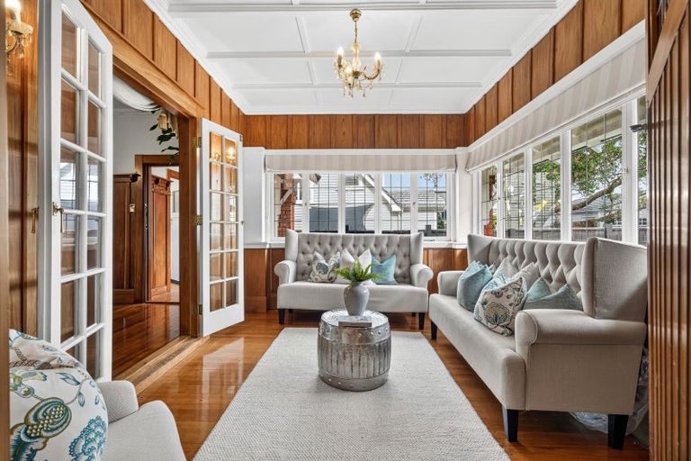 Photo of property in 207 Hurstmere Road, Takapuna, Auckland, 0622