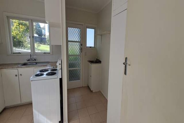 Photo of property in 1/96 Te Atatu Road, Te Atatu South, Auckland, 0610