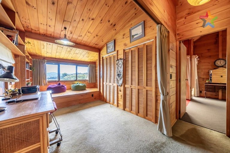 Photo of property in 321 Marine Drive, York Bay, Lower Hutt, 5013