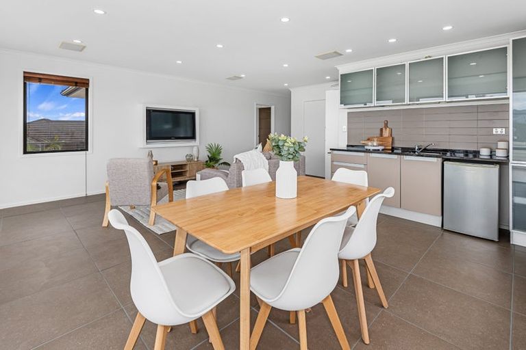 Photo of property in 38 Key West Drive, One Tree Point, 0118