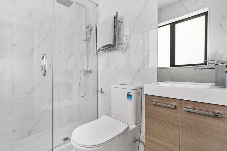 Photo of property in 2b Wyon Way, Flat Bush, Auckland, 2016