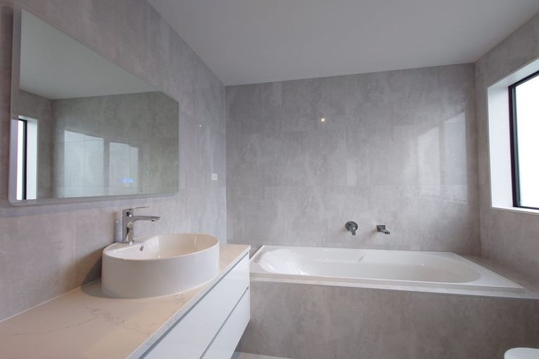 Photo of property in 66 Michael Bosher Way, Flat Bush, Auckland, 2019