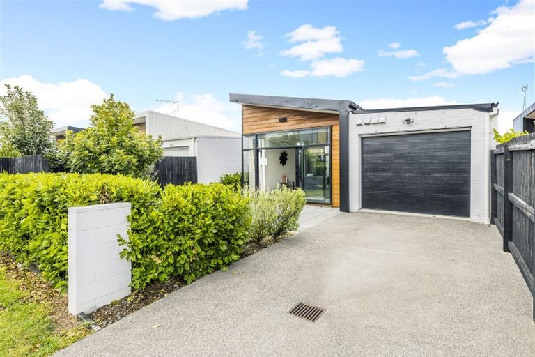 Photo of property in 20 Liberation Road, Papakura, 2110