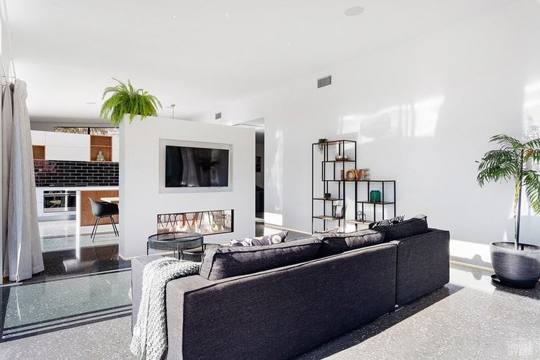 Photo of property in 72a Port Hills Road, Heathcote Valley, Christchurch, 8022