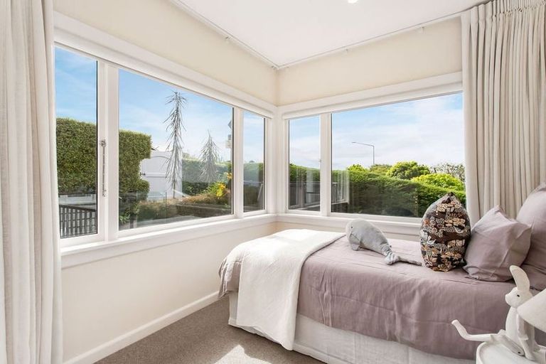 Photo of property in 157 Hackthorne Road, Cashmere, Christchurch, 8022