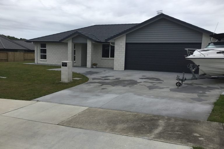 Photo of property in 2 Lakeside Terrace, Omokoroa, 3114