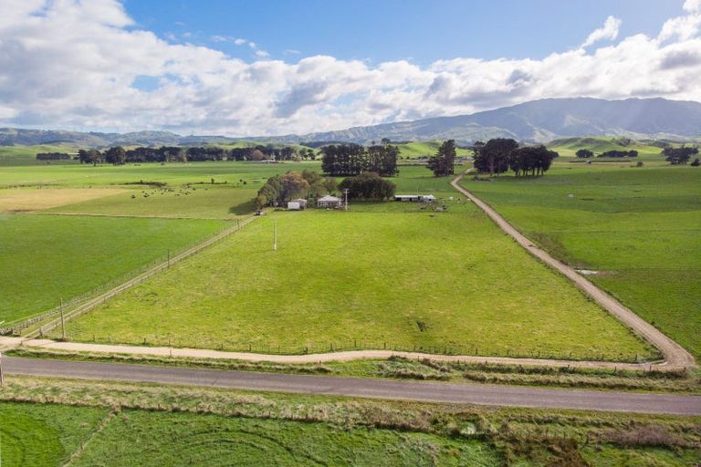 Photo of property in 141 Valley Road, Woodville, 4998