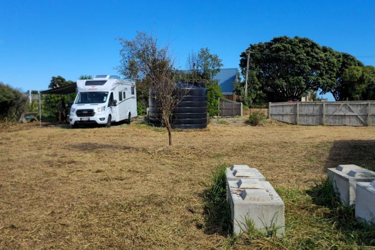 Photo of property in 44 Kapiti Lane, Otaki Beach, Otaki, 5512