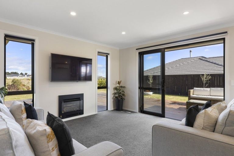 Photo of property in 22 Wai Terrace, Wharewaka, Taupo, 3330
