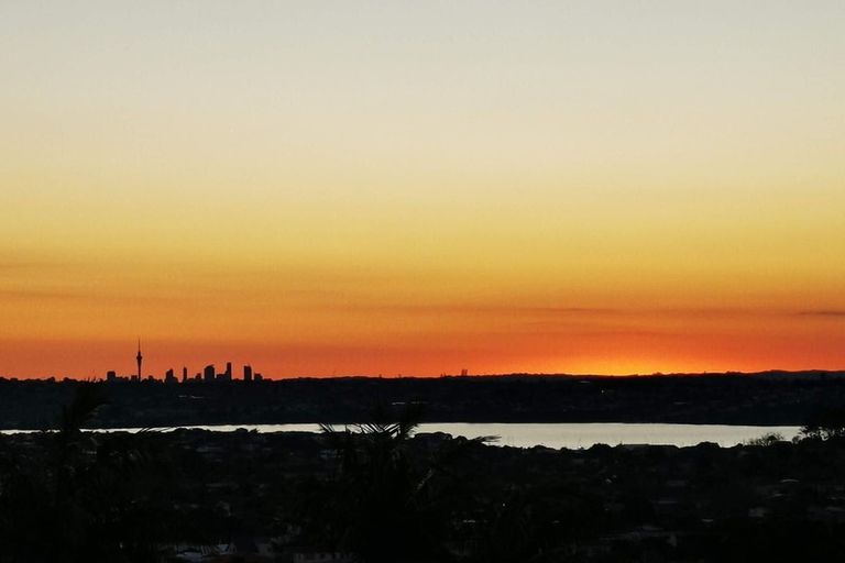 Photo of property in 64 Bleakhouse Road, Bucklands Beach, Auckland, 2014