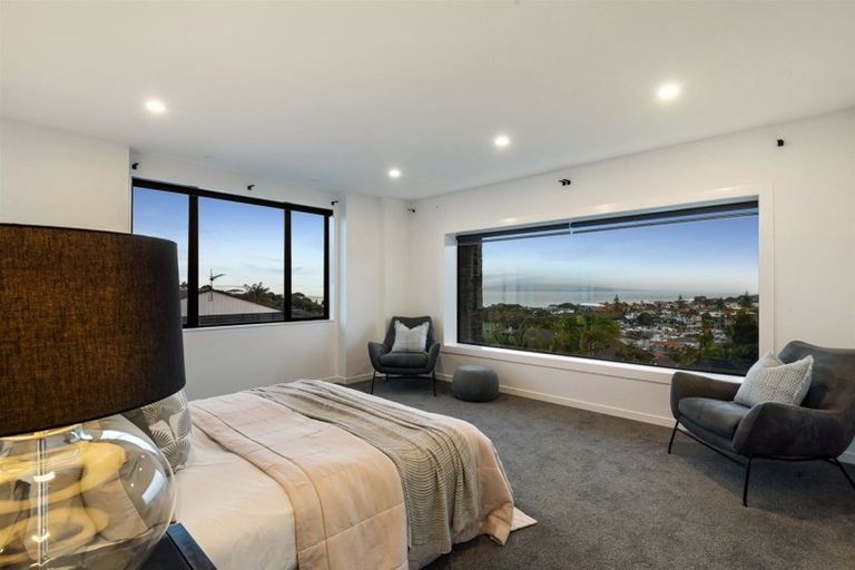 Photo of property in 13 Seaview Road, Castor Bay, Auckland, 0620