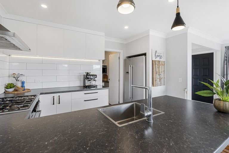 Photo of property in 156 Endeavour Drive, Whitby, Porirua, 5024