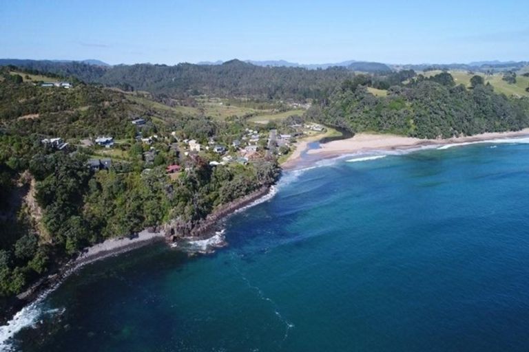 Photo of property in 77 Radar Road, Hot Water Beach, Whitianga, 3591