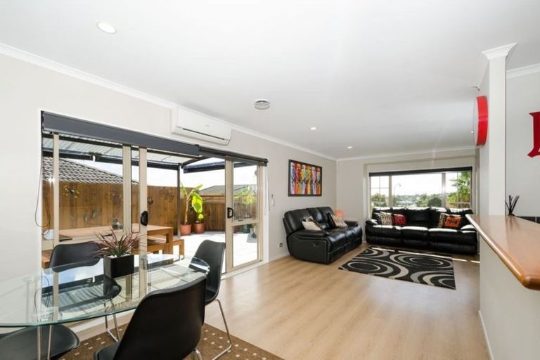 Photo of property in 21 Richfield Crescent, Westgate, Auckland, 0614