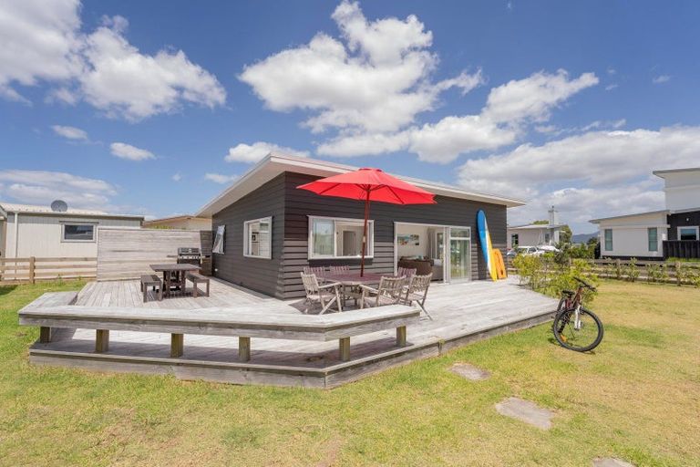 Photo of property in 107 Taupata Way, Matarangi, Whitianga, 3592