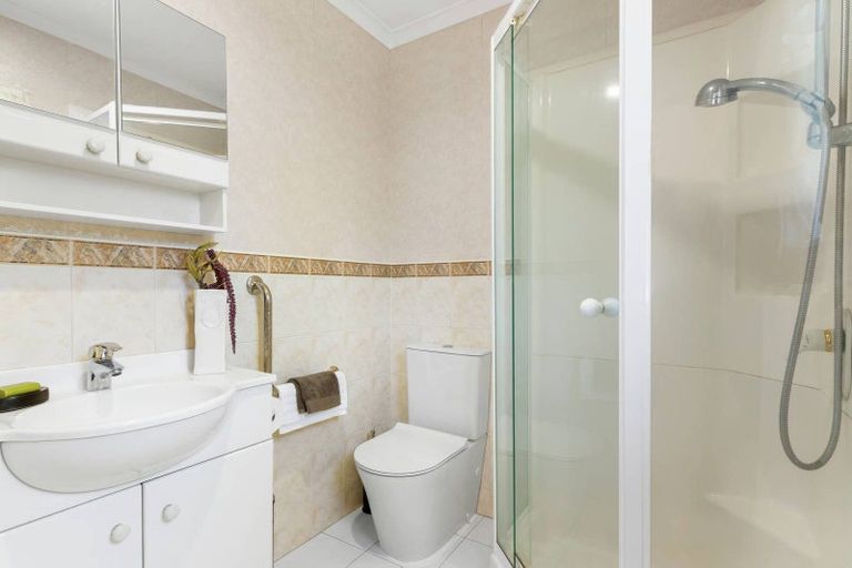 Photo of property in 10 Yarlside Place, Northpark, Auckland, 2013