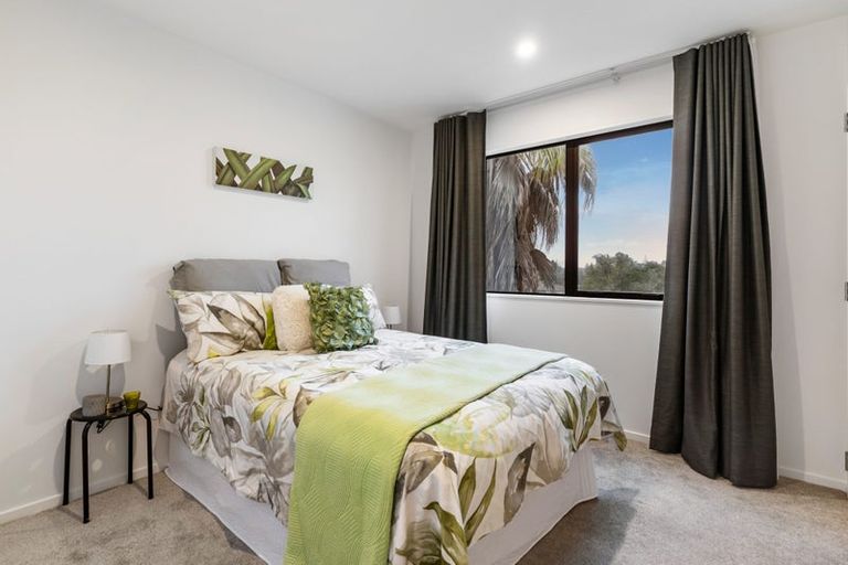 Photo of property in 64a Rosewarne Crescent, Glendene, Auckland, 0602