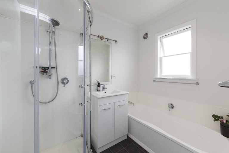 Photo of property in 7 Saint Albans Avenue, Hokowhitu, Palmerston North, 4410