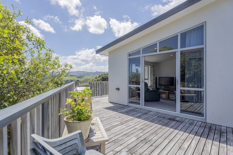 Photo of property in 27 Endeavour Drive, Whitby, Porirua, 5024