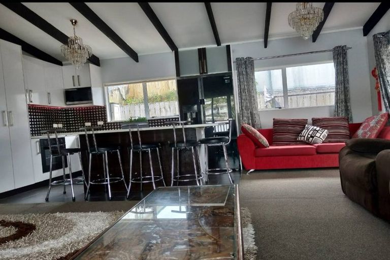 Photo of property in 57c Kamara Road, Glen Eden, Auckland, 0602