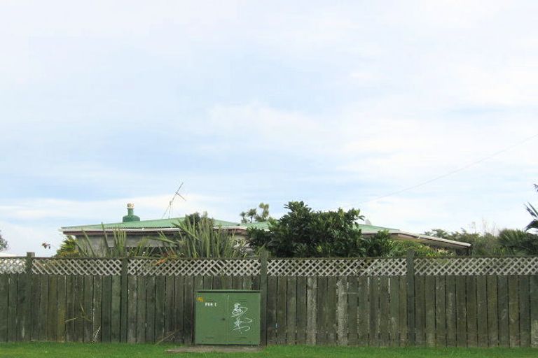 Photo of property in 22 Ngapotiki Street, Paraparaumu Beach, Paraparaumu, 5032