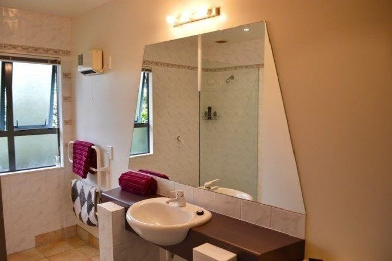 Photo of property in 116 School Road, Te Horo, Otaki, 5582