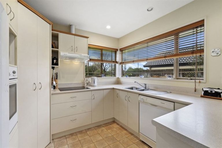 Photo of property in 1a Ballybrack Place, Casebrook, Christchurch, 8051