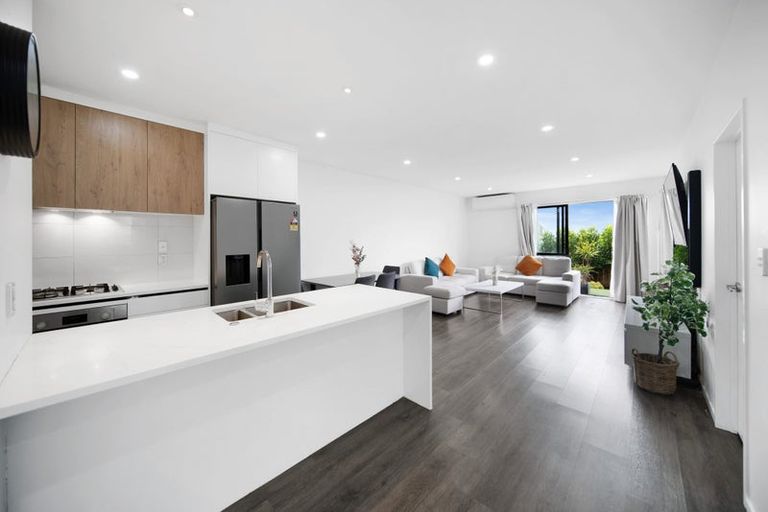 Photo of property in 11 Tuuhura Road, Pukekohe, 2120