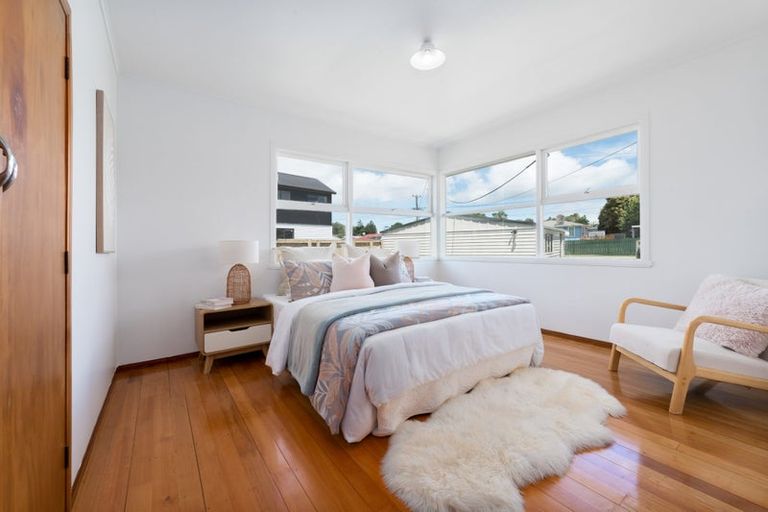 Photo of property in 39 Harrington Road, Henderson, Auckland, 0610